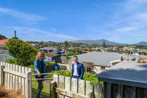 Photo of property in 29 Simons Street, Moturoa, New Plymouth, 4310