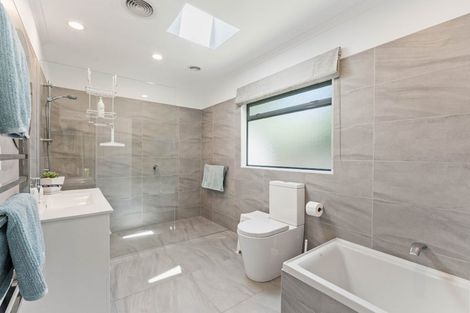 Photo of property in 30 Awanui Drive, Waikanae, 5036