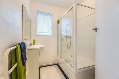 Photo of property in 1/19 Edgeworth Road, Glenfield, Auckland, 0629