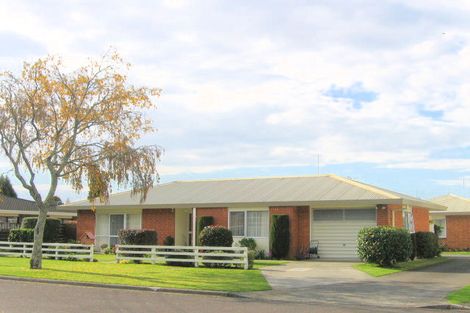 Photo of property in 14 Pemberton Crescent, Greerton, Tauranga, 3112