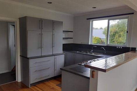 Photo of property in 6 Hughes Avenue, Hokowhitu, Palmerston North, 4410