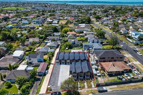 Photo of property in 9/267 Great North Road, Henderson, Auckland, 0612