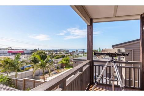 Photo of property in 10 Rishworth Avenue, Stanmore Bay, Whangaparaoa, 0932
