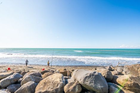 Photo of property in 121 Eighth Avenue, Urenui, 4377