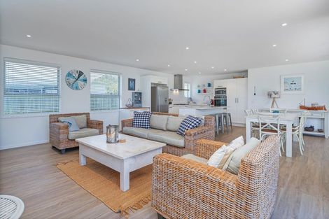 Photo of property in 44 Longreach Drive, Cooks Beach, Whitianga, 3591