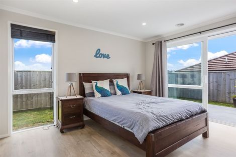 Photo of property in 3 Weatherdeck Close, Whitby, Porirua, 5024