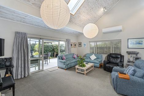 Photo of property in 19 Carina Way, Whitianga, 3510