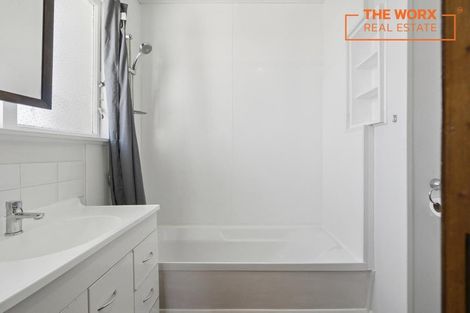 Photo of property in 136a Dimock Street, Titahi Bay, Porirua, 5022