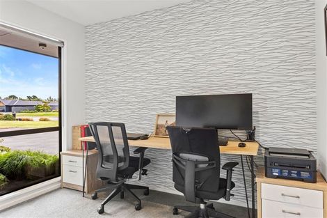 Photo of property in 77 Kingsdowne Drive, West Melton, 7618