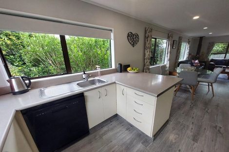 Photo of property in 2/70 Mirrabooka Avenue, Botany Downs, Auckland, 2010