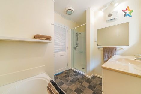 Photo of property in 42 Akatea Road, Korokoro, Lower Hutt, 5012