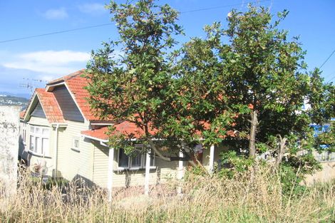 Photo of property in 77 Queens Drive, Lyall Bay, Wellington, 6022