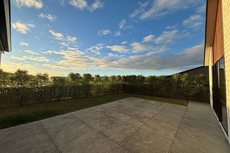 Photo of property in 3 Yorkshire Close, Whitby, Porirua, 5024