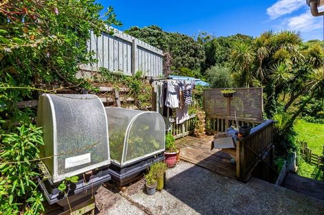 Photo of property in 18 Sidlaw Street, Strathmore Park, Wellington, 6022