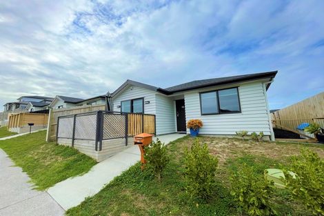 Photo of property in 72 Jeroboam Loop, Kumeu, 0810