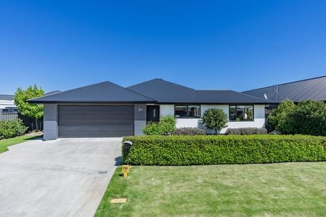 Photo of property in 21 Caledonia Drive, Mosgiel, 9024