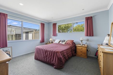 Photo of property in 3 Mahoe Street, Strandon, New Plymouth, 4312