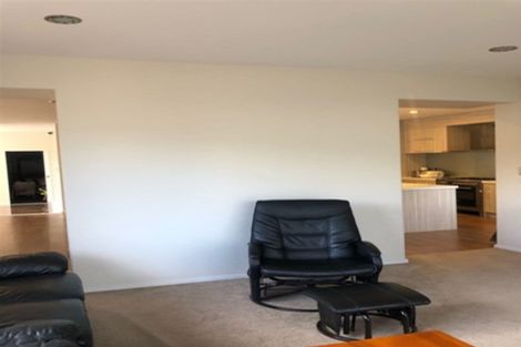 Photo of property in 21b Stamford Crescent, Flat Bush, Auckland, 2019
