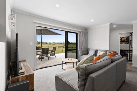 Photo of property in 64 Farm Road, Waipukurau, 4284