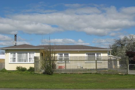 Photo of property in 26 Ngahina Street, Marton, 4710