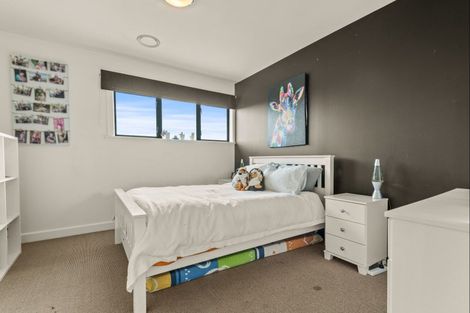 Photo of property in 6 Banksia Grove, Milson, Palmerston North, 4414