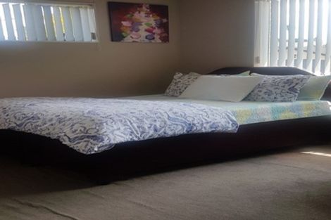 Photo of property in 2 Senator Drive, Manurewa, Auckland, 2105