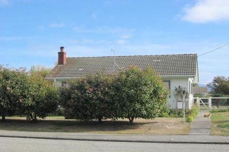 Photo of property in 10 Holmes Street, Waimate, 7924
