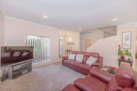 Photo of property in 46 Parkwood Crescent, Gulf Harbour, Whangaparaoa, 0930