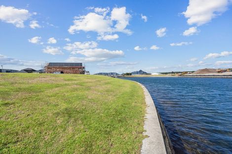 Photo of property in 62 Waitemata Drive, One Tree Point, 0118