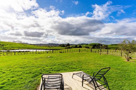 Photo of property in 272 Huarau Road, Whakapirau, Maungaturoto, 0583