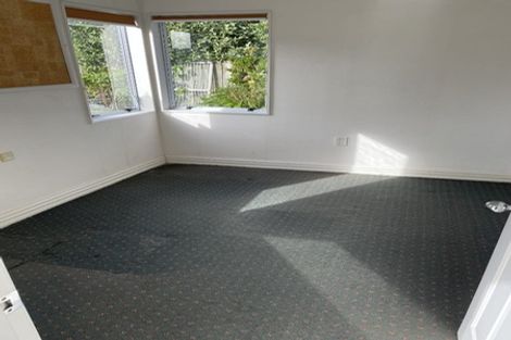 Photo of property in 2/24 Cherub Place, West Harbour, Auckland, 0618