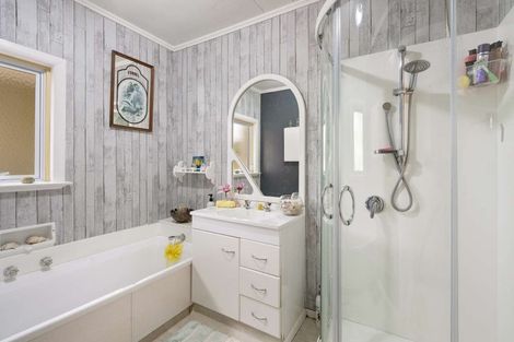 Photo of property in 124 Opouteke Road, Kaihu, 0379