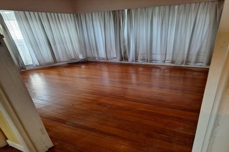 Photo of property in 35 Archibald Road, Kelston, Auckland, 0602