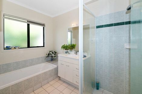 Photo of property in 9 Hercules Drive, Henderson, Auckland, 0612