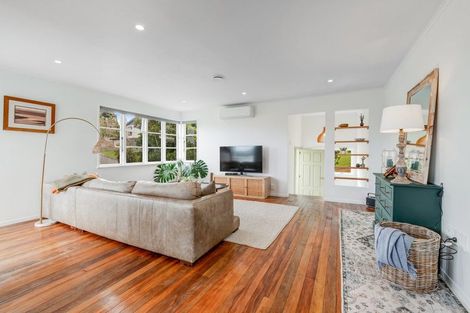 Photo of property in 10 St James Avenue, Helensville, 0800