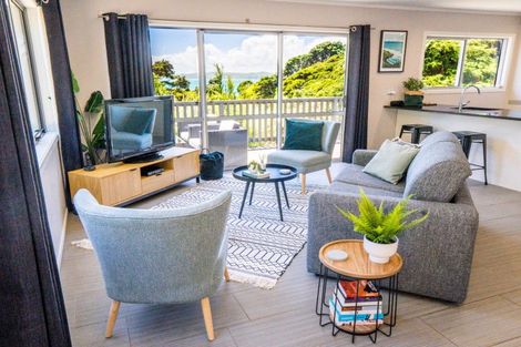 Photo of property in 33 Whaanga Road, Raglan, 3297