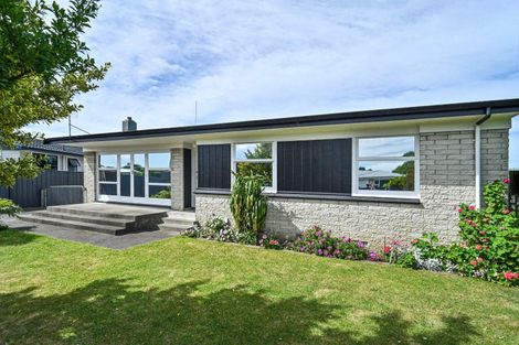 Photo of property in 52 Folkestone Drive, Flaxmere, Hastings, 4120