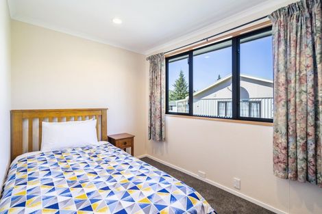 Photo of property in 15 Home Street, Manapouri, 9679