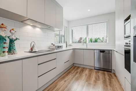 Photo of property in 169 Millwater Parkway, Silverdale, 0932