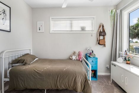 Photo of property in 25 Stevenson Road, Clarks Beach, 2122