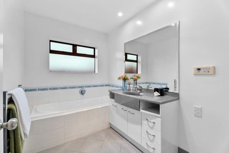 Photo of property in 1 Armagh Road, Blockhouse Bay, Auckland, 0600