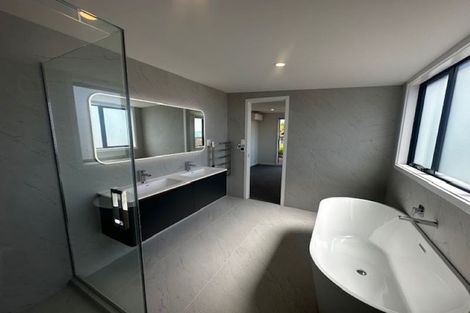 Photo of property in 35b Clyside Avenue, Half Moon Bay, Auckland, 2012