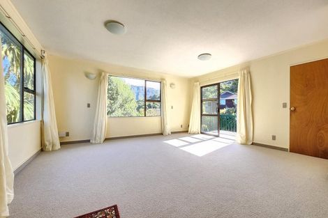 Photo of property in 43b Thatcher Crescent, Crofton Downs, Wellington, 6035