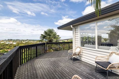 Photo of property in 941 East Coast Road, Torbay, Auckland, 0630