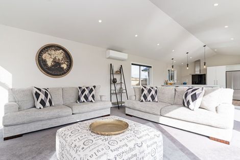 Photo of property in 17 Mill Grove, Clareville, Carterton, 5713