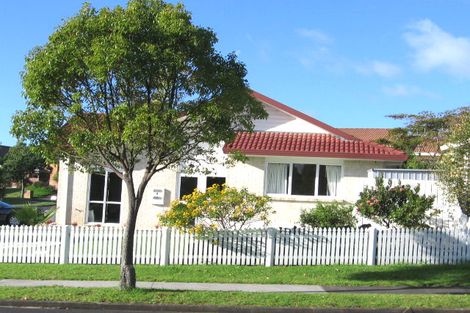 Photo of property in 54 Wiltshire Place, Somerville, Auckland, 2014
