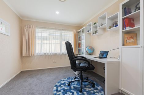 Photo of property in 158 Ruapehu Drive, Fitzherbert, Palmerston North, 4410