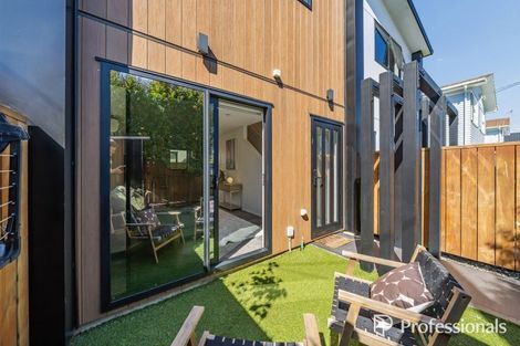 Photo of property in 2/97 Whites Line East, Waiwhetu, Lower Hutt, 5010