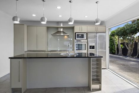 Photo of property in 150 Carrington Street, Lower Vogeltown, New Plymouth, 4310