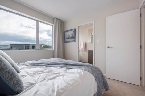 Photo of property in 25/11 Ray Small Drive, Papakura, 2110